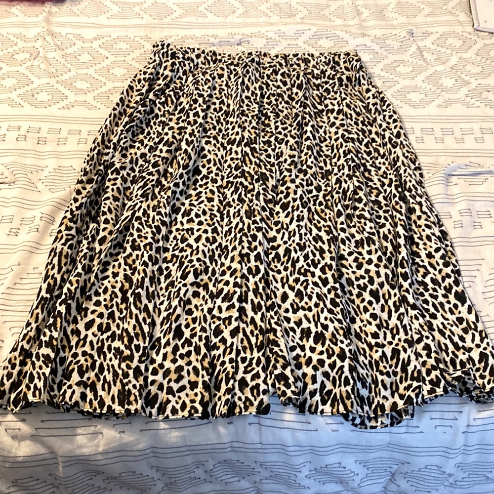 Gorgeous J. Crew PLEATED MIDI SKIRT IN LEOPARD
SIZE 10 / NATURAL MULTI